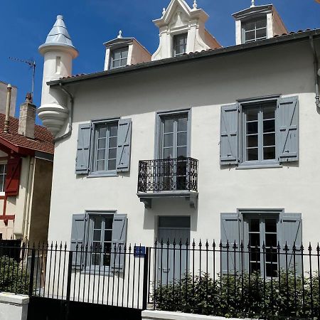 Hotel Les Tourelles Biarriz Exterior foto